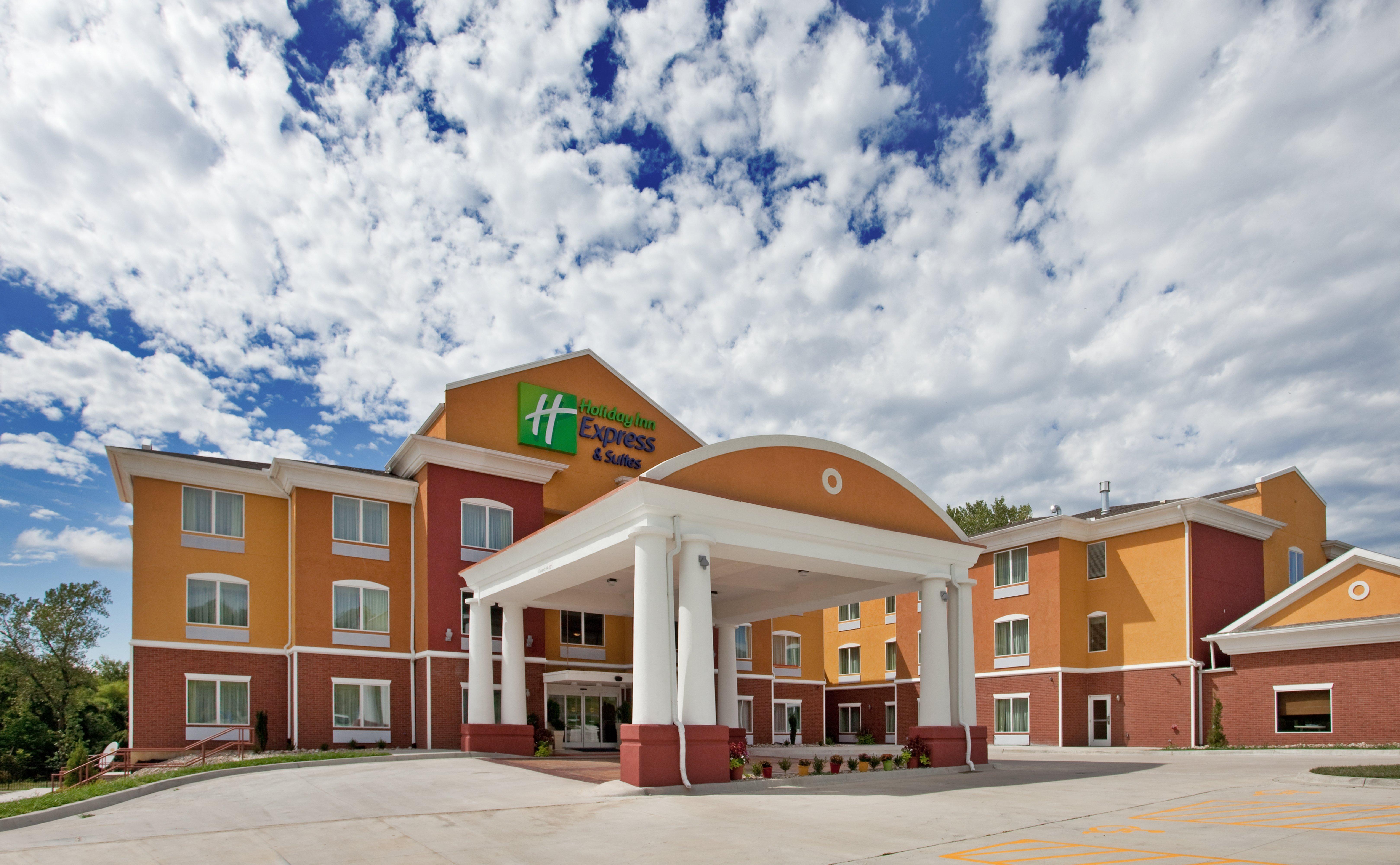 Holiday Inn Express Hotel & Suites Kansas City Sports Complex, An Ihg Hotel Kültér fotó